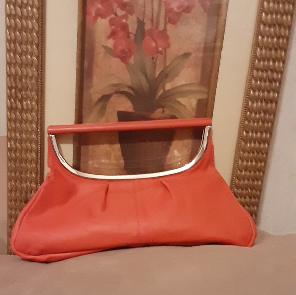 Designer Handbag - Picture 6 of 7